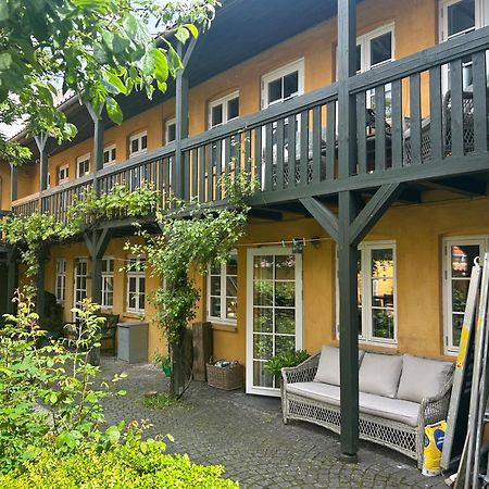 Apartamento Vidunderligt Hus M/Egen Gardhave - Midt I Centrum Aalborg Exterior foto
